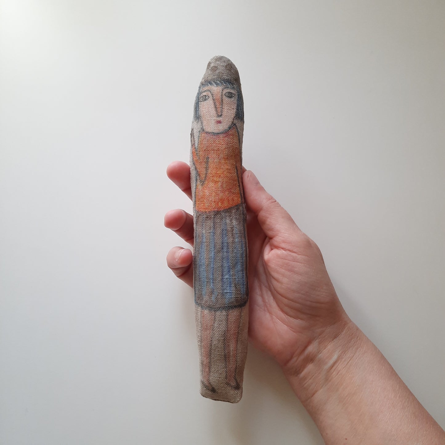 long lady waving